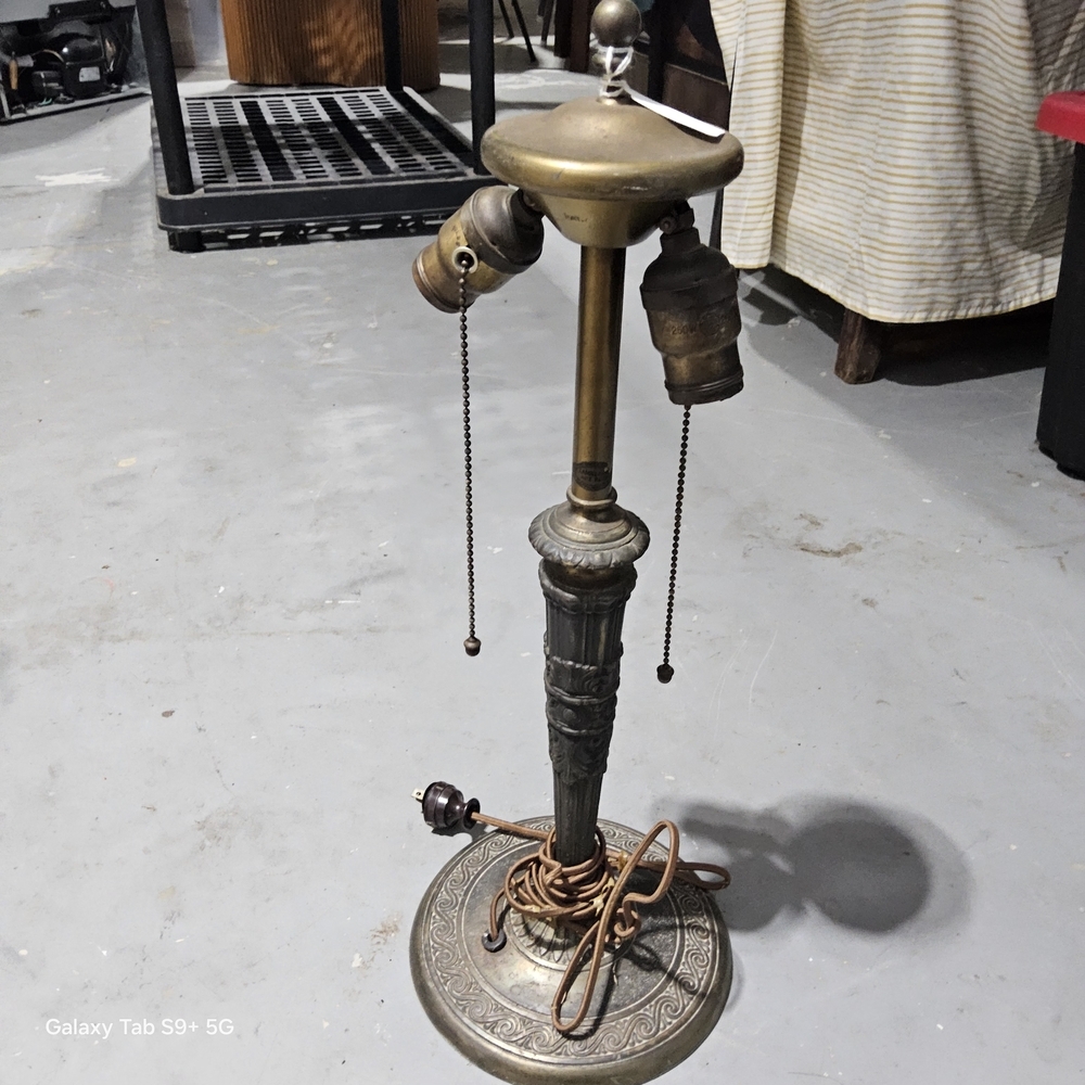 Vintage Brass Lamp Base with Dual Sockets - Picture 5 of 5